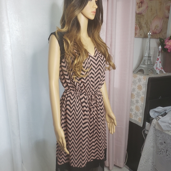 FOCUS DRESS - Picture 8 of 10